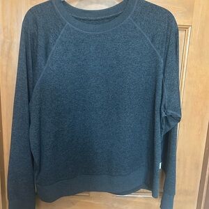 Vuori Charcoal halo crew. Large. Excellent condition.